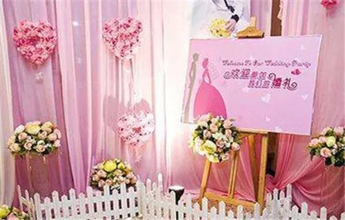 小型婚礼现场布置图片2017 小型婚礼怎么布置