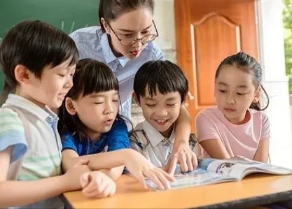 老师用化学方程式给45位学生写评语，如何评价这份特殊的评语?