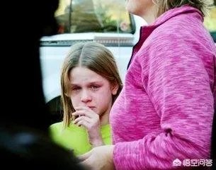 夫妻高速上吵架，丈夫竟抛下妻女三人带着儿子走人，你怎么评价丈夫的行为？