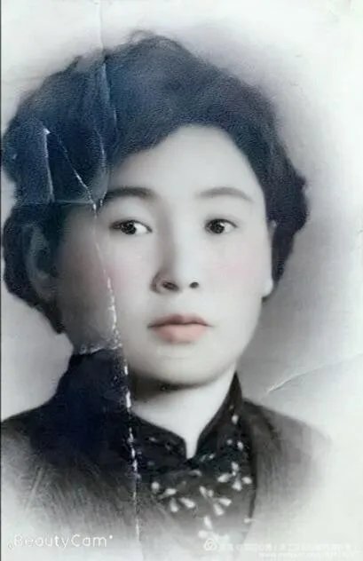 谁有自己妈妈年轻时候的照片，敢不敢晒一下？