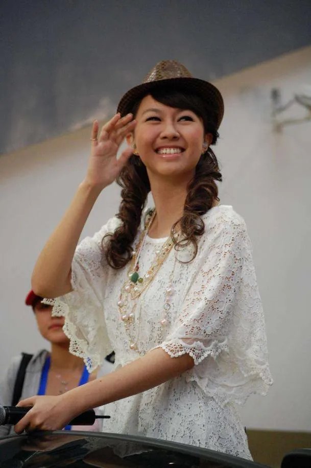 卓依婷到底死没有死 卓依婷为什么突然消失