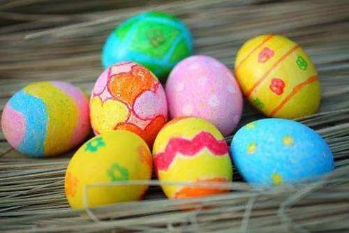 “片尾有彩蛋”这句话中，彩蛋什么意思