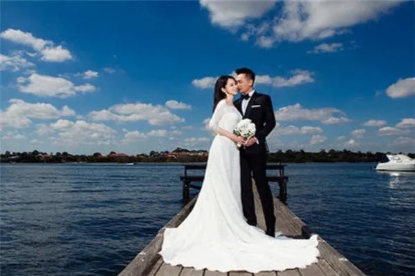 郑恺发文欠苗苗一个婚礼，婚礼对于双方来说重要吗？