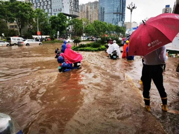 北京暴雨多车被淹，公交车进水，这场暴雨的降雨强度如何？
