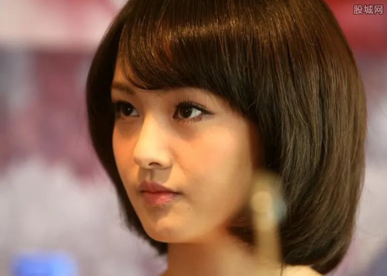 郑爽霸屏纽约广场 这是要红遍全球的节奏吗