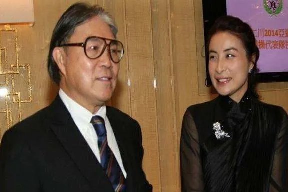 朱玲玲如此漂亮，霍震霆为何却舍得离婚？后来怎样？