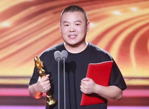 岳云鹏曾开豪车参加姐姐婚礼，比草根明星王宝强回乡还气派，他开的什么车？