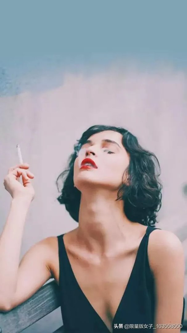 谁手机里有美女美景图片，能不能分享让大家看看？