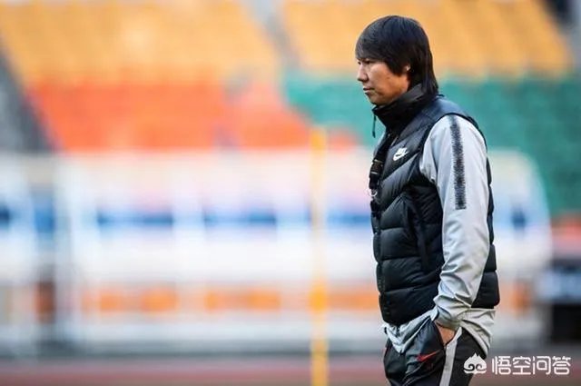 李铁带领的中国男足在东亚杯获得了季军，大家怎么看？