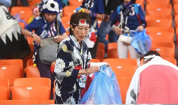 日本人在卡塔尔世界杯中所谓的高素质，究竟是不是装出来的呢？