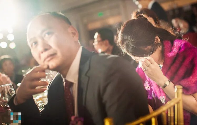 孩子结婚父母穿什么 2017婚礼父母服装搭配技巧