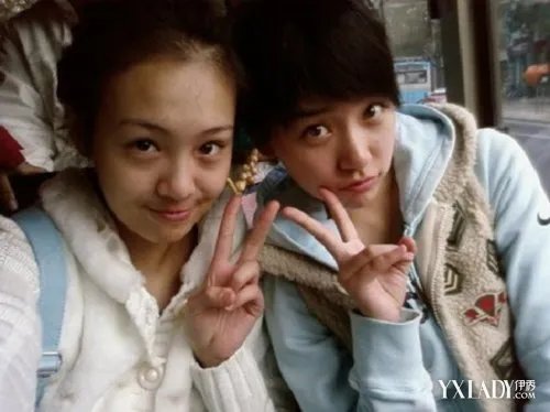 郑爽阚清子合照新出炉抢角事小闺蜜情深