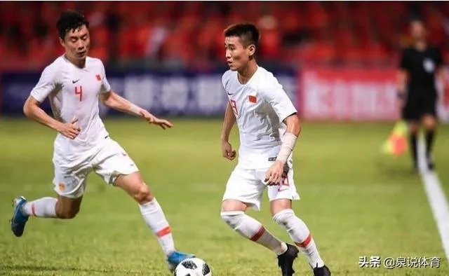 艾克森打进两个进球都与韦世豪有关，韦世豪是不是已成艾克森最好搭档？之后能在首发吗？