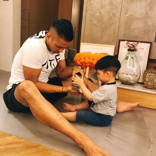 周杰伦气哭,同是养两孩为嘛范玮琪的豪宅还那么仙