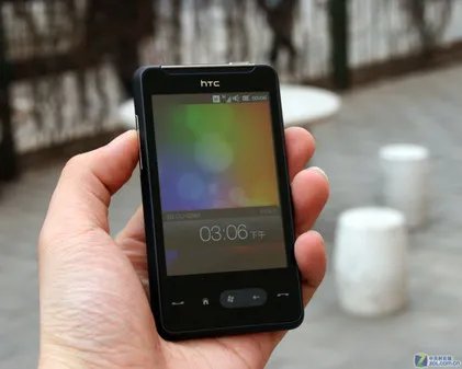 小了两圈：HTC HD mini