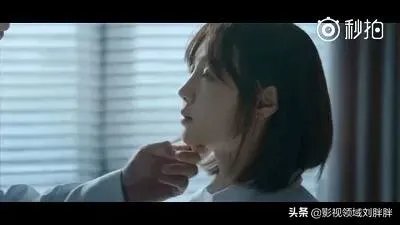 看电视剧时，有没有遇到跟家人一起看到吻戏的尴尬画面？怎么处理较好？