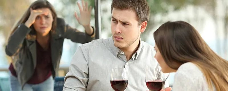 做梦梦见自己老公出轨这种现象预示着什么 做梦梦见自己老公出轨意味着什么 