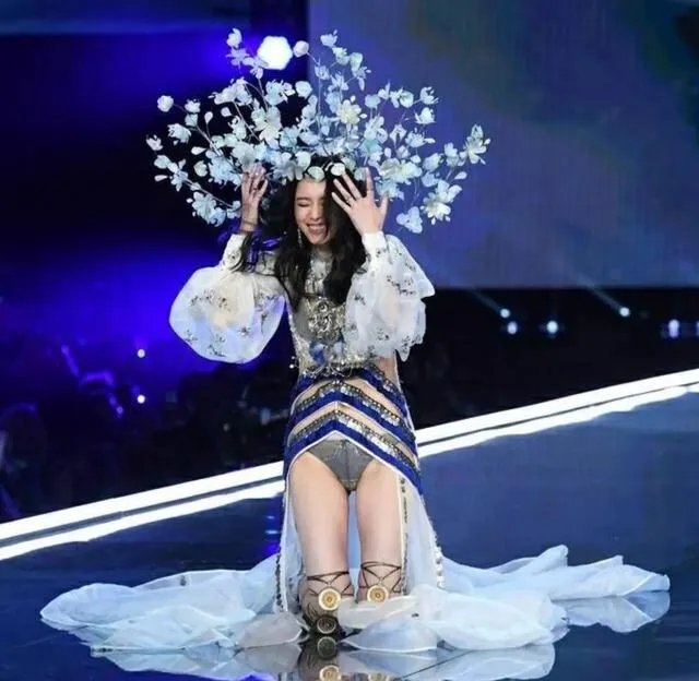 你怎么看“谢娜分析维密奚梦瑶摔倒真正原因”？