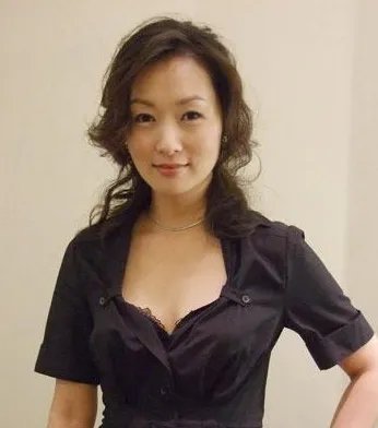 当年大红的她瞧不起赵薇，如今沦为龙套配角，你知道是谁嘛？