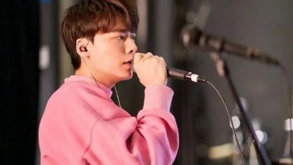 李易峰发6000万粉丝福利，李易峰最初是怎么火起来的？