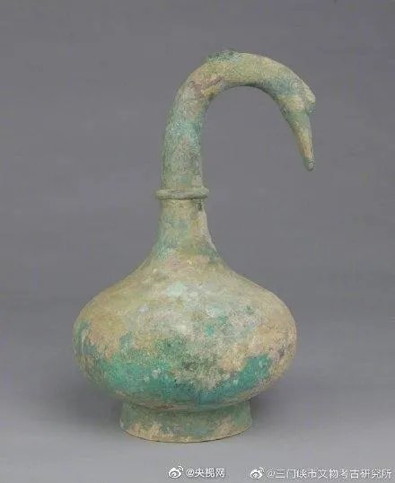 河南出土2000年前青铜壶，里面流淌的不明液体是什么？