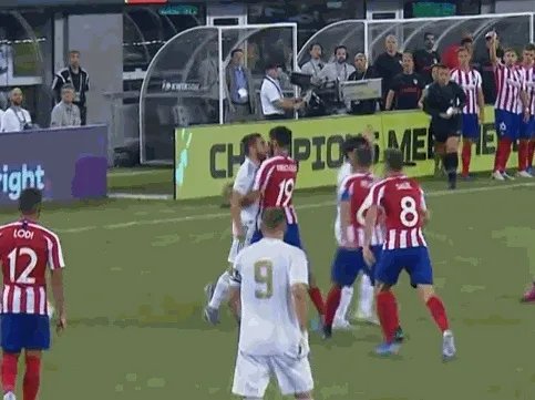 马德里德比精彩十足，科斯塔大四喜红牌下场，皇马3-7惨败马竞，如何评价本场比赛？