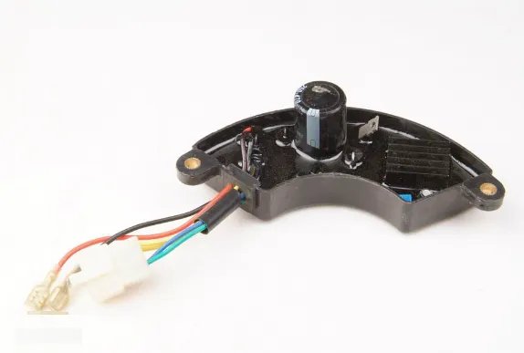 汽车发电机调节器起的是什么作用？