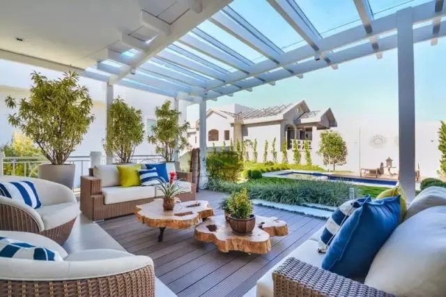 冬日里的花园阳光房，尽享暖暖的春色