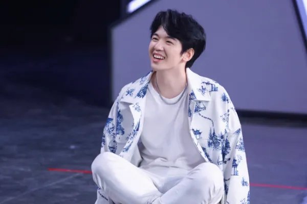 仝卓学历被撤销，继父被撤职，仝卓是如何将一手好牌打的稀巴烂的？