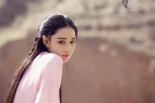 成为军嫂后的张馨予，是怎样走向截然不同的人生？