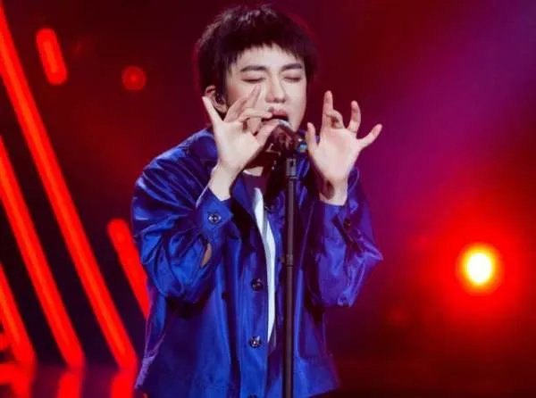 王祖蓝模仿华晨宇简直神还原,王祖蓝抓住了哪些精髓?