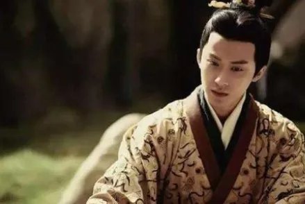 《洛神赋》是曹植何时所著？写作背景又是什么？