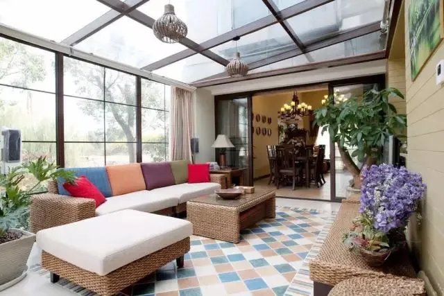 冬日里的花园阳光房，尽享暖暖的春色