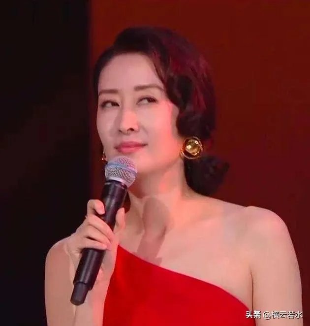 为什么刘敏涛能凭借一首歌一夜爆红？