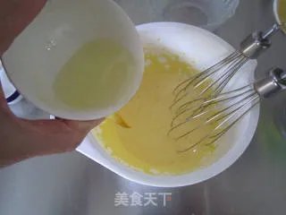 柔软的一塌糊涂--详解7寸戚风制作